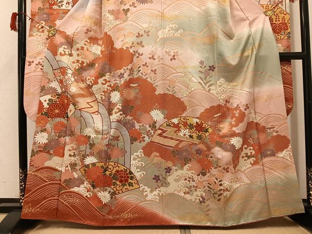 平和屋着物●豪華振袖 駒刺繍 地紙立波草花文 金彩 鈴乃屋扱い 正絹 逸品 AABI4821ph