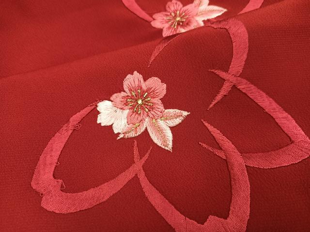 平和屋着物●小振袖 二尺袖 刺繍 舞桜文 金糸 AABI4831ph