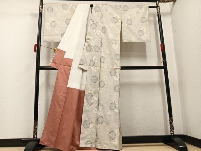 平和屋着物●本場大島紬 白大島 カタス7マルキ 舞花文 証紙付き 正絹 逸品 AABI4861ph