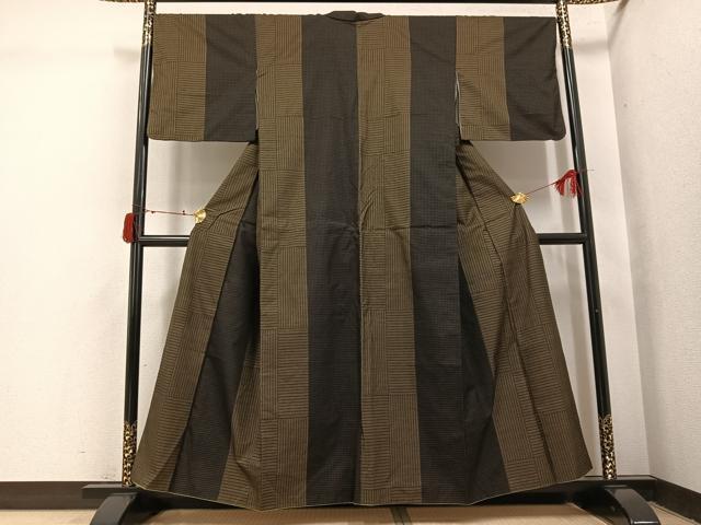 平和屋着物●本場大島紬 カタス7マルキ 間道 正絹 逸品 AABI4900ph