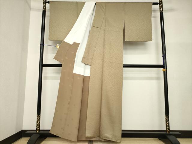 平和屋着物●染色作家 奥田祐斎 色無地 空五倍子色 正絹 逸品 AABI5158ck