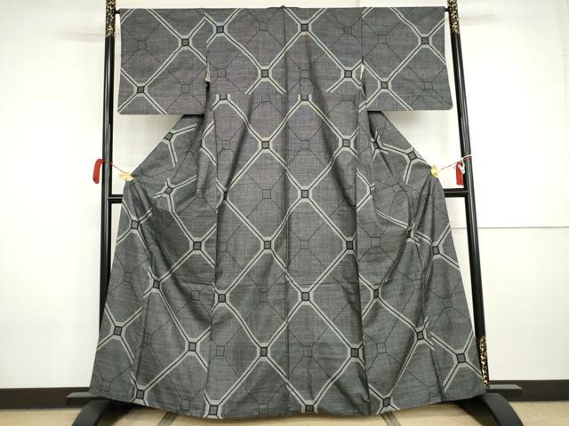 平和屋着物●本場大島紬 カタス9マルキ 蜀江文 黒地 正絹 逸品 AABI5233cs