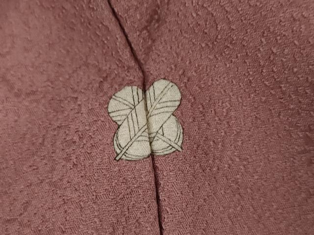 平和屋着物●上質な色無地 作家物 本泥染 花唐草地紋 薄紅梅色 正絹 逸品 AABI5276cs