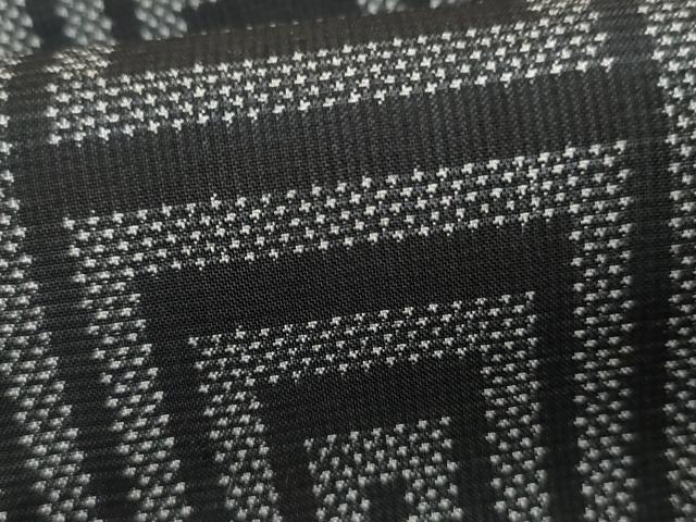 平和屋着物●本場大島紬 一元7マルキ 変わり格子 黒地 正絹 逸品 AABI6100cs