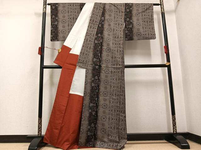 平和屋着物●本場大島紬 カタス9マルキ 更紗唐草文 正絹 逸品 AABI6354ph
