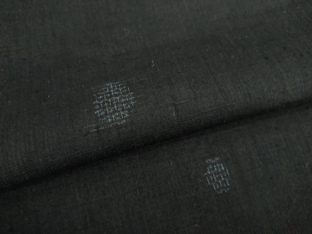 平和屋着物●本場結城紬 重要無形文化財 亀甲絣 黒地 正絹 逸品 AABI6851ck