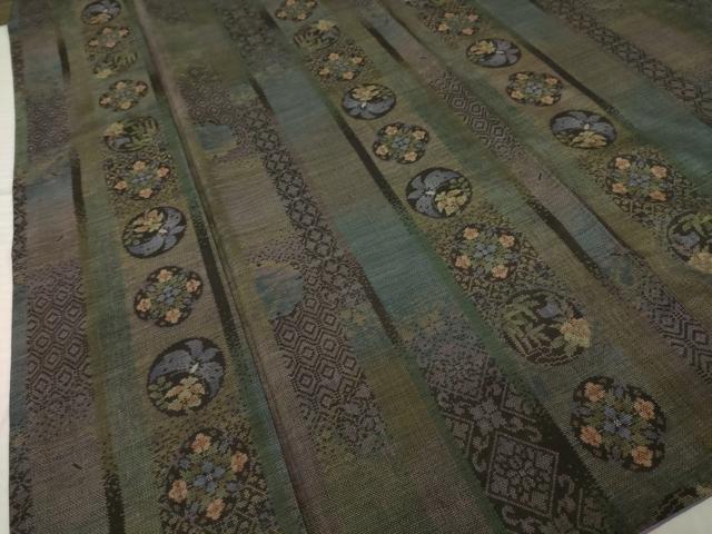 平和屋着物●本場大島紬 カタス9マルキ 花丸花蝶間道 正絹 逸品 AABI7099ck
