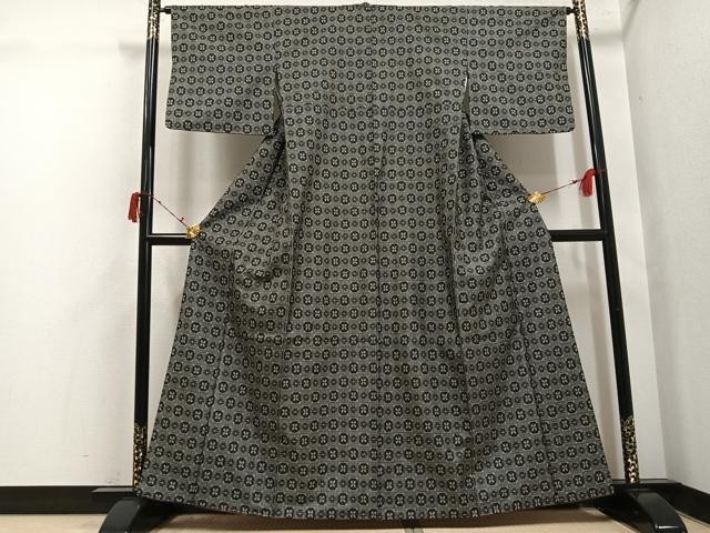 平和屋着物●本場村山大島紬 市松花文 正絹 逸品 AABI7405ph