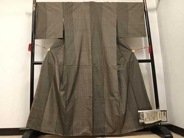 平和屋着物●本場大島紬 屋久杉染 割込み絣 間道 屋久杉染工房 証紙付き 正絹 逸品 未使用 AABI7442ph