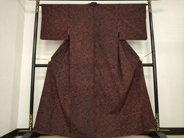 平和屋着物●結城紬 割付き花文 黒地 正絹 逸品 AABI7575ck