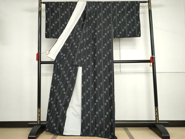 平和屋着物▽上質な紬 単衣 琉球絣文様 黒地 正絹 逸品 AABI8051cs