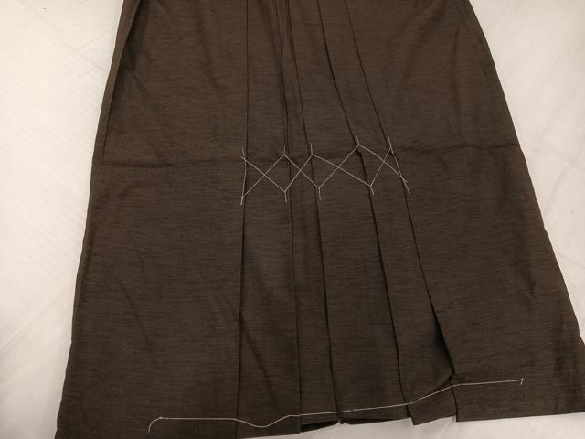 平和屋着物●男性 馬乗り袴 紬地 色無地 赤墨色 正絹 逸品 未使用 AABI8592ph