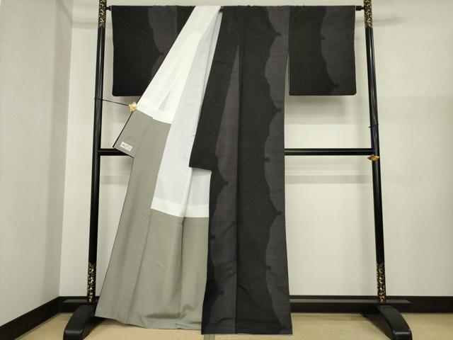 平和屋着物●結城紬 80亀甲 雪輪重ね間道 黒地 やまと誂製 正絹 逸品 AABI8827ck