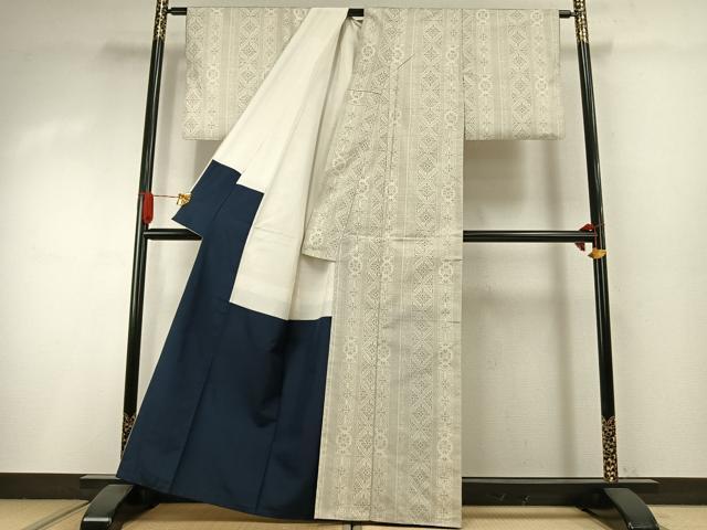 平和屋着物●本場大島紬 白大島 カタス9マルキ 花間道 正絹 逸品 AABI8976fy