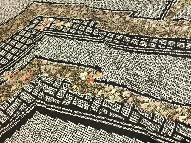 平和屋着物●訪問着 駒刺繍 絞り 草花文 黒地 金糸 金彩 正絹 逸品 未使用 AABI9198fy