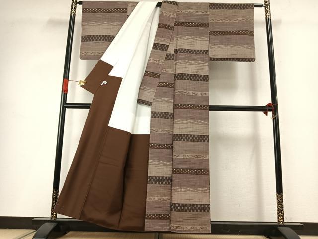 平和屋着物●上質な紬 横段文 小田急百貨店・健勝苑扱い 正絹 逸品 未使用 AABI9273fy