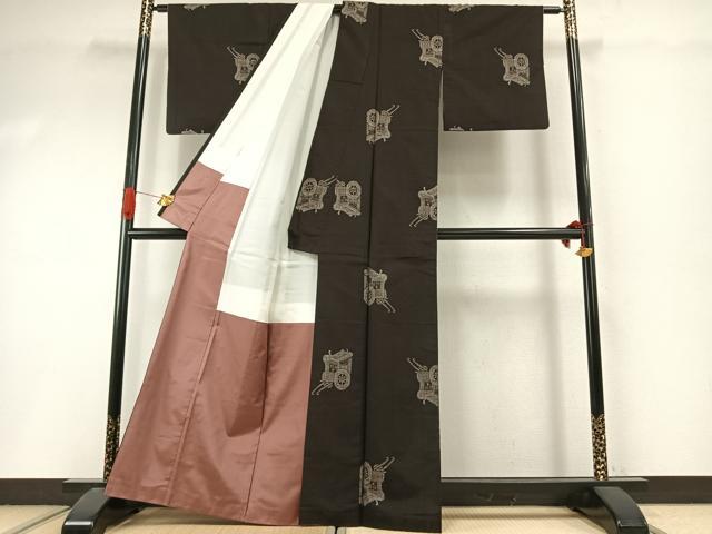 平和屋着物●本場大島紬 カタス9マルキ 地空き 御所車文 正絹 逸品 AABI9307fy