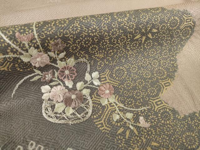 平和屋着物●訪問着 駒刺繍 絞り 雲重ね花篭文 金彩 正絹 逸品 未使用 AABI9672ck