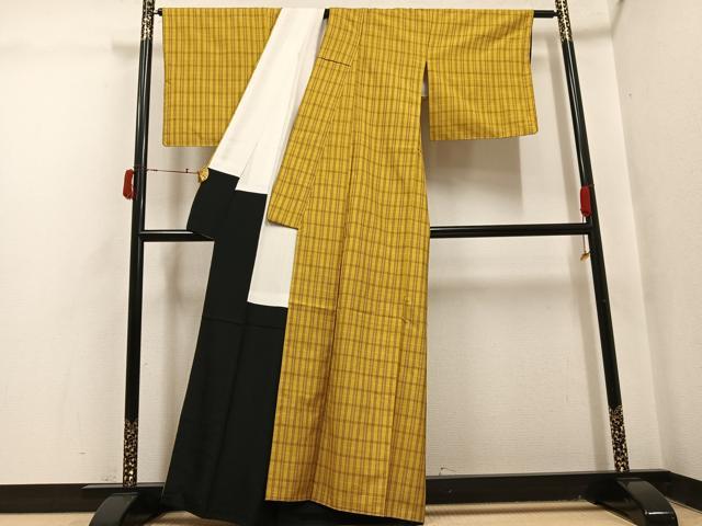 平和屋着物●山下八百子 本場黄八丈 市松綾織 格子 正絹 逸品 未使用 AABJ0141ph