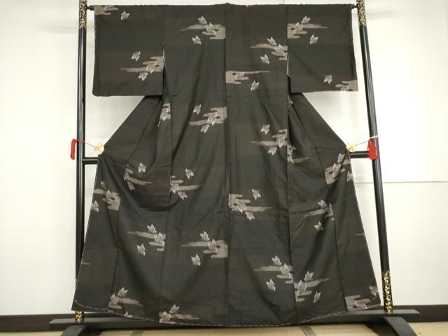 平和屋着物●本場大島紬 カタス9マルキ エ霞舞蝶文 黒地 鈴乃屋扱い 正絹 逸品 AABJ0929cs
