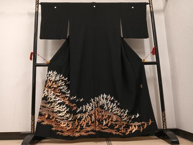 平和屋着物●金彩友禅 卓越技能者・名工・和田光正 黒留袖 群鶴松 金銀彩 正絹 逸品 AABJ1256ph
