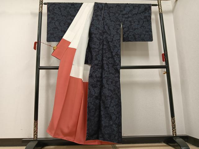 平和屋着物●本場結城紬 重要無形文化財 100亀甲 花唐草文 正絹 逸品 未使用 AABJ1289ph
