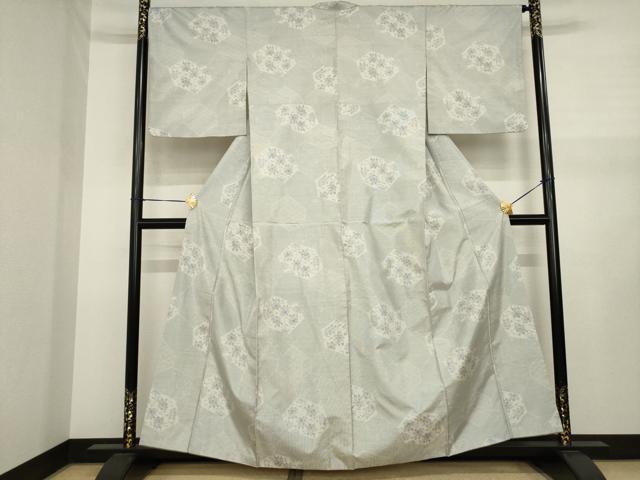 平和屋着物●本場大島紬 白大島 カタス9マルキ 割付き花唐草文 正絹 逸品 AABJ1500ck