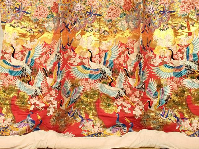 平和屋本店●色打掛 和装 婚礼 結婚式 花嫁 神社挙式 作家物 唐織 四季華鳥図 孔雀 金糸 逸品 AABJ2795fw