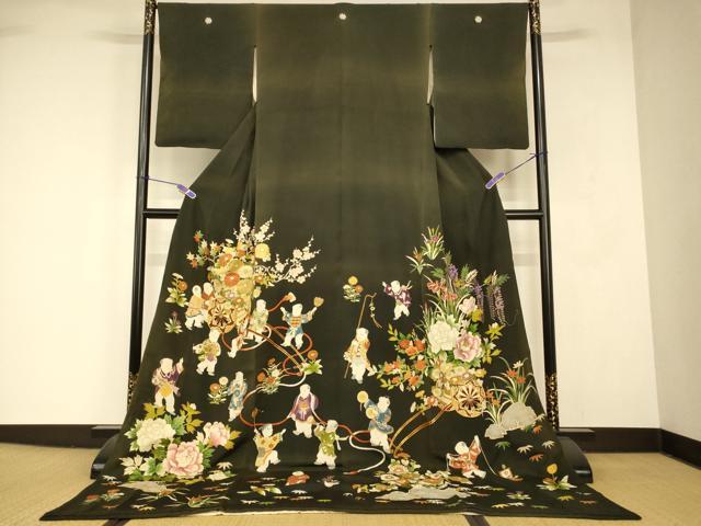 平和屋本店●お引きずり・お引き摺り 黒留袖 和装 舞台 舞妓 芸妓 芸者 衣装 手描き 駒刺繍 童子花車文 金彩 逸品 AABJ2810fw