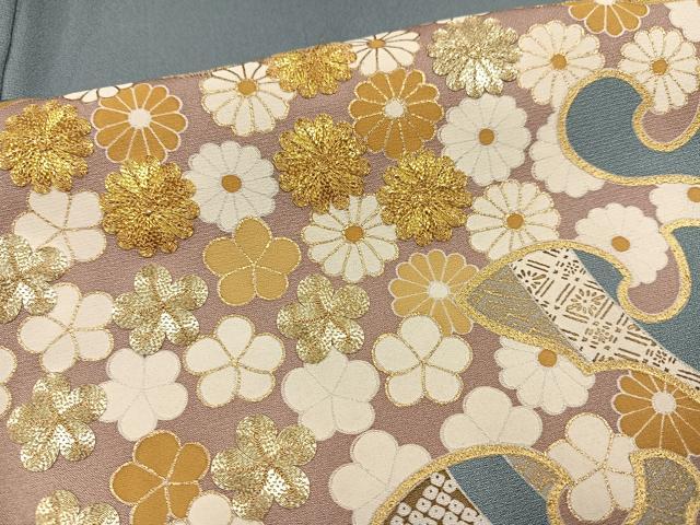 平和屋着物●染匠 久保耕 色留袖 駒刺繍 立波草花文 金彩 丹後ちりめん 反端付き 正絹 逸品 AABJ2930ph