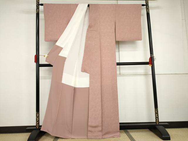 平和屋着物●上質な色無地 草花地紋 石竹色 三越扱い 正絹 逸品 AABJ3161cs