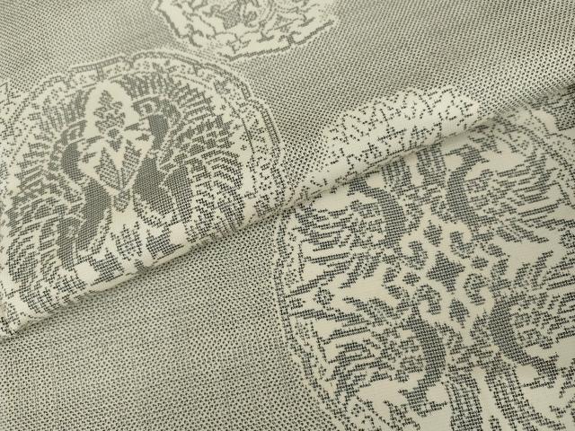 平和屋着物●本場大島紬 白大島 カタス9マルキ 鳳凰花絵皿文 正絹 逸品 AABJ3702cs
