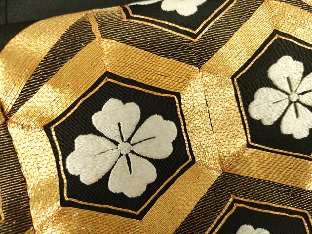 平和屋着物●銀座きしや 黒留袖 駒刺繍 亀甲花文 たとう紙付き 正絹 逸品 AABJ3725cs