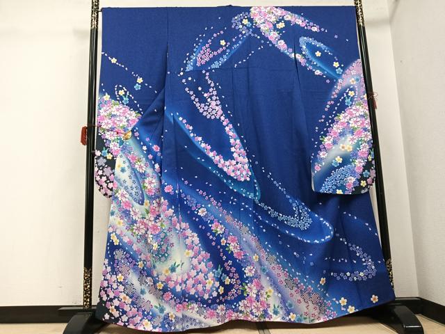 平和屋着物●豪華振袖 舞花文 暈し染め 銀通し地 正絹 逸品 AABJ3861ph