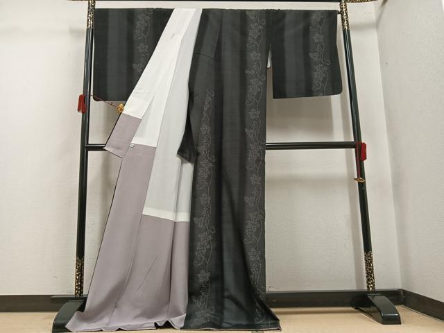 平和屋着物●真綿結城紬 80亀甲 手織り 葡萄蔦の葉文 おく玉 黒地 ロング丈 証紙付き 正絹 逸品 AABJ3880ph