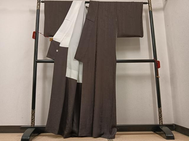 平和屋着物●上質な色無地 幻の染織 花鳥地紋 海松茶色 夢紫美術館謹製 反端付き 正絹 逸品 AABJ3881ph