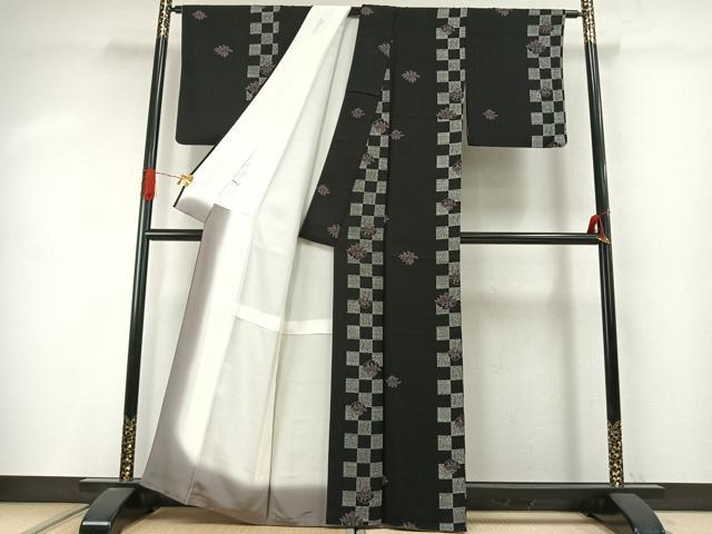 平和屋着物●染色作家 草野一騎 小紋 市松笹文 黒地 健勝苑扱い 正絹 逸品 AABJ4006fy