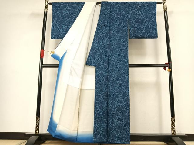 平和屋着物●阿波藍染 阿波友禅 徳島県無形文化財保持者 香川卓美 小紋 型染め 花唐草文 反端付き 正絹 逸品 AABJ4567fy