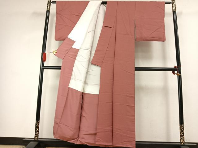 平和屋着物●上質な色無地 霞地紋 真赭色 正絹 逸品 未使用 AABJ4568fy