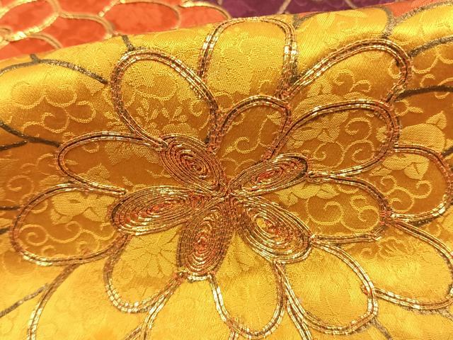 平和屋着物●豪華振袖 駒刺繍 草花文 金彩 正絹 逸品 AABJ4702fy