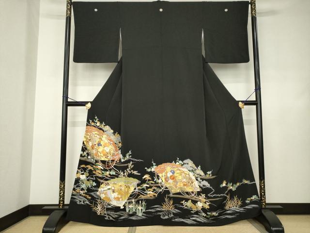 平和屋着物●創業460年・千總 黒留袖 駒刺繍 扇面御所車花文 金彩 正絹 逸品 AABJ4971ck