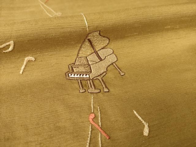 平和屋着物●訪問着 作家物 紬地 総刺繍 楽器文 正絹 逸品 AABJ4997ck
