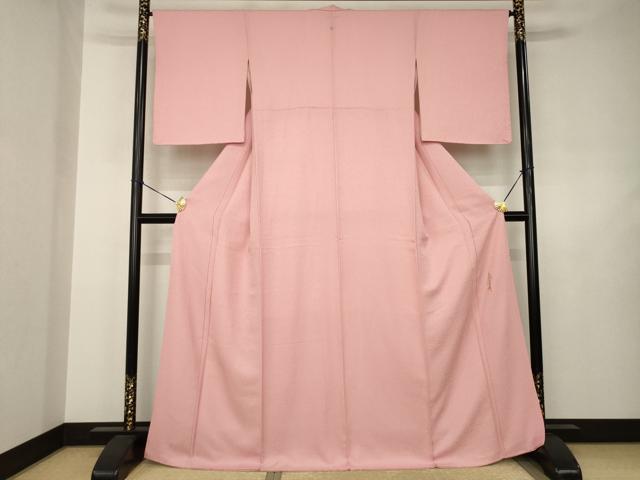 平和屋着物●本草木染作家 瑞鳳 色無地 紋意匠 珊瑚色 正絹 逸品 AABJ5786ck