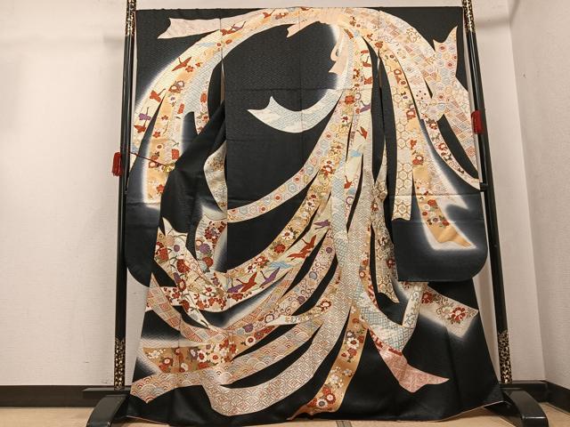 平和屋着物●豪華振袖 吉祥花熨斗文 暈し染め 黒地 金彩 正絹 逸品 AABJ6344ph