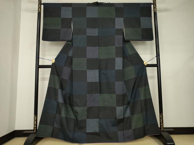 平和屋着物●上質な紬 市松文 黒地 正絹 逸品 AABJ6554ck