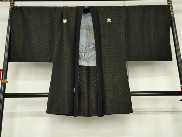 平和屋着物●男性 黒紋付・羽織セット 亀甲文 黒地 金通し地 キングサイズ 正絹 逸品 AABJ6639cs