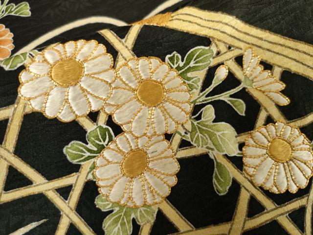 平和屋着物●京都老舗銘店・に志田 黒留袖 友禅 駒刺繍 花籬文 たとう紙付き 正絹 逸品 AABJ6655cs