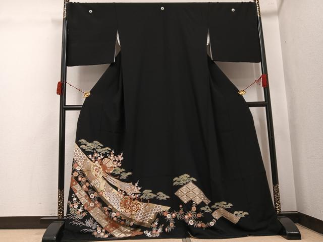平和屋着物●豪華黒留袖 駒刺繍 雪輪吉祥花鼓文 金彩 高島屋扱い 正絹 逸品 AABJ7195ph