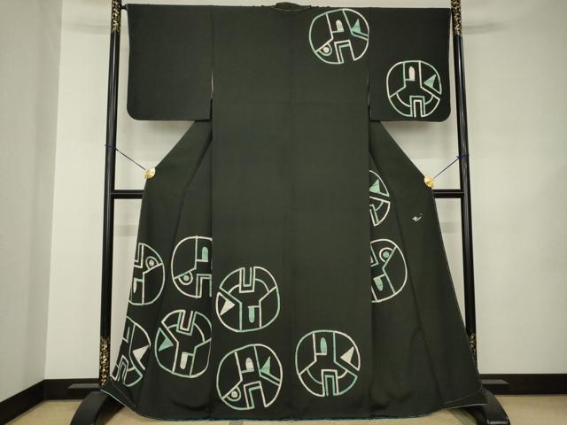 平和屋着物●訪問着 作家物 ろうけつ染 幾何学文様 黒地 正絹 逸品 AABJ8222ck