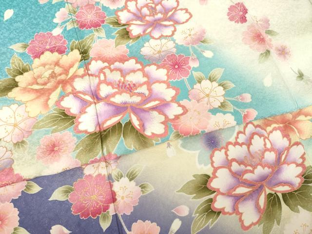 平和屋着物●豪華振袖 刺繍 舞花文 暈し染め 金彩 銀通し地 正絹 逸品 AABJ8228ck